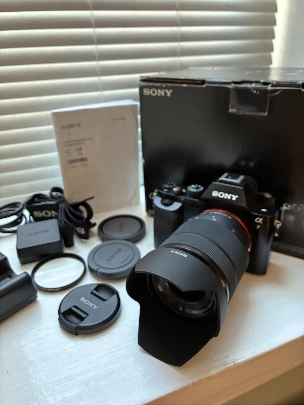 Sony Alpha a7 (Mark 1) Mirrorless Camera with 28mm-70mm f/3.5-5.6 OSS kit lens